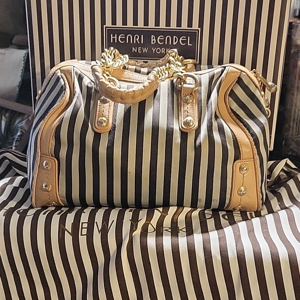 LOWEST FIRM PRICE!! 75$ OFF Restored Henri Bendel Tan and Black 712 SATCHEL